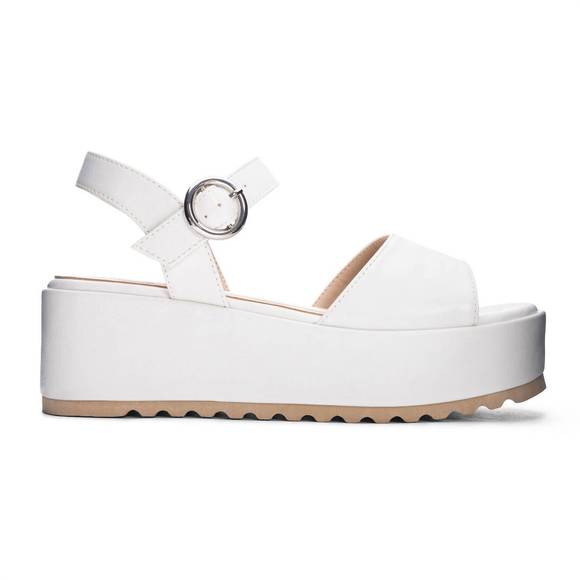 NEW CHINESE LAUNDRY jump out platform sandal in white - Picture 2 of 3